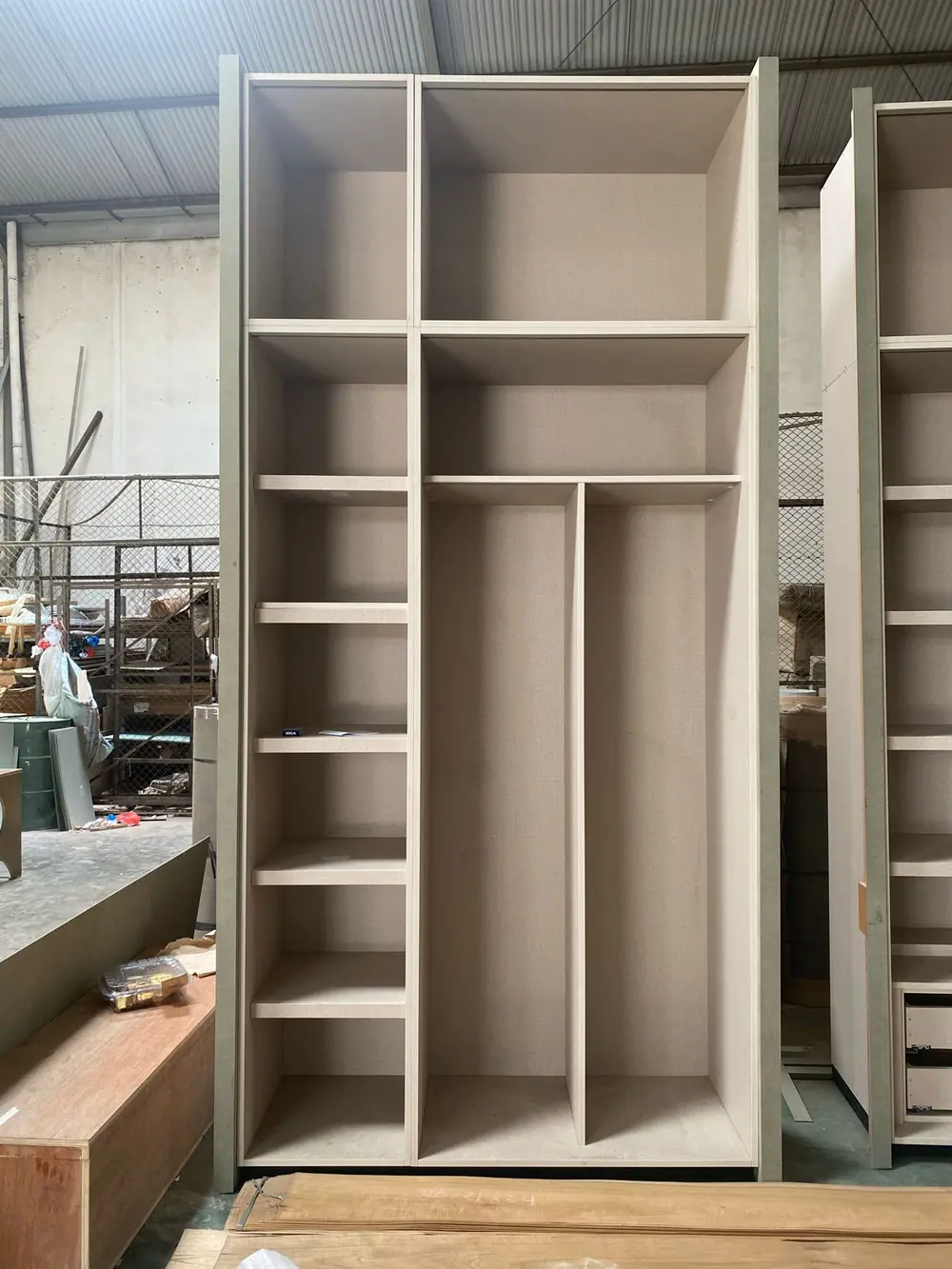 Lemari cantik menggunakan laminasi GW-HPL Fabric dari Frantinco